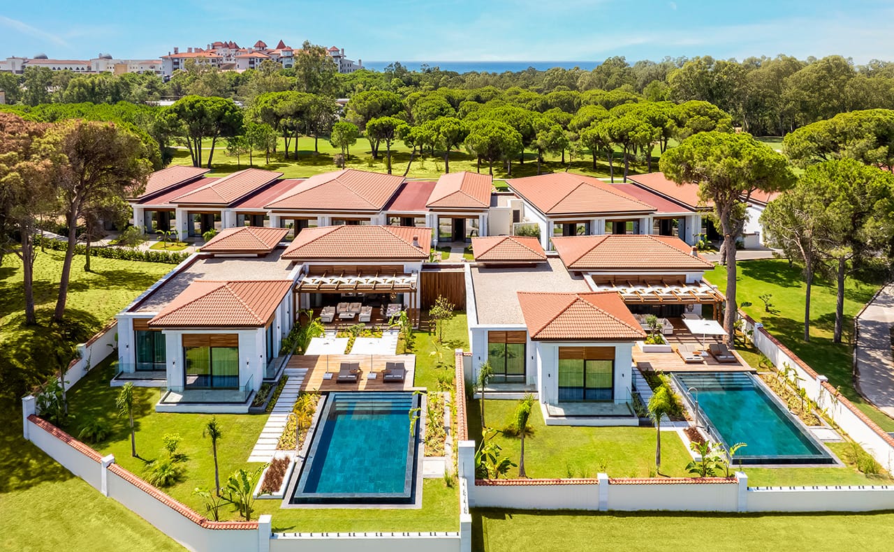 Die Sultan Villas im Kempinski The Dome Belek sind dein privates Refugium mit Blick auf den PGA Sultan Course