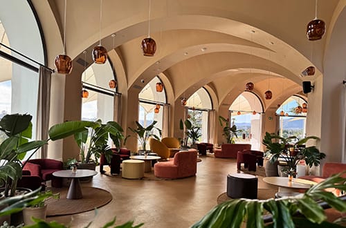 Das schicke La Zambra Resort liegt zwischen Málaga und Marbella – abgeschieden genug für Ruhe, zentral genug